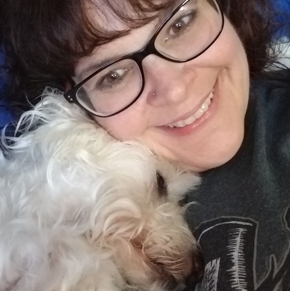 Meet your Posher, Amy - Picture 3 of 3